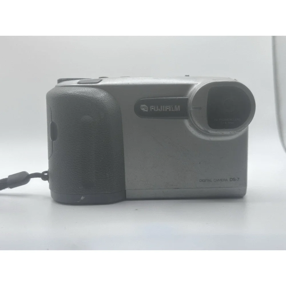 Vintage Fujifilm DS-7 Digital Camera Made in Japan Untested For Parts/ Repair
